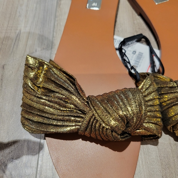 NWT bronze Zara bow flats - Picture 3 of 4